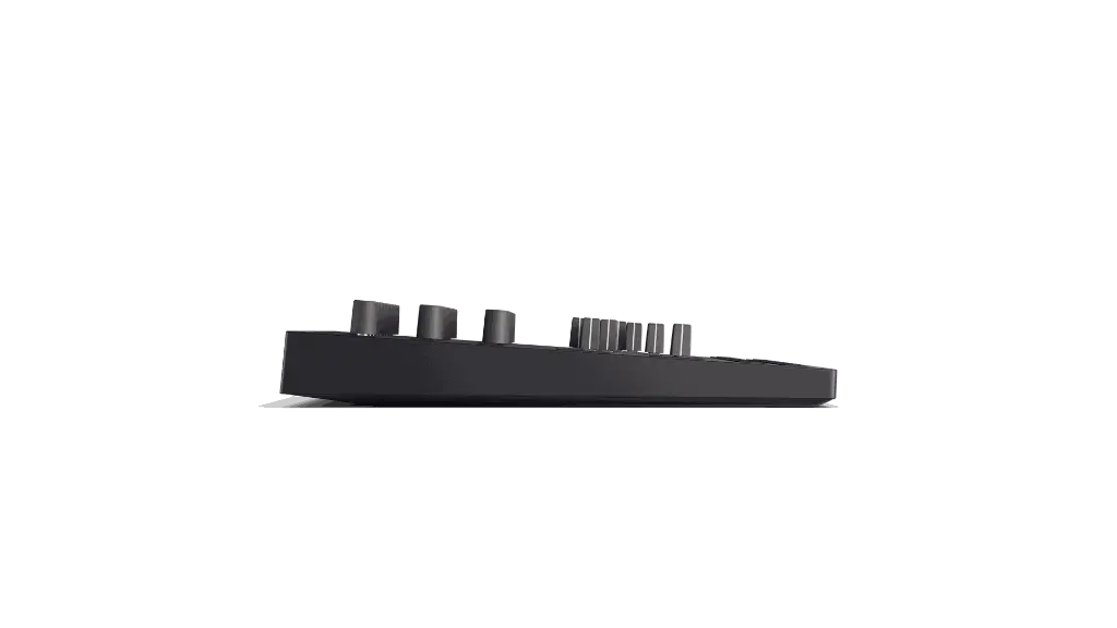Novation_LCXL_Left.webp