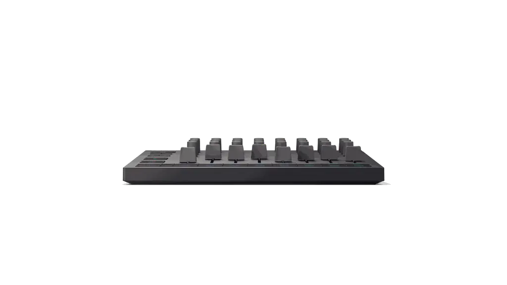 Novation_LCXL_Front_Low.webp