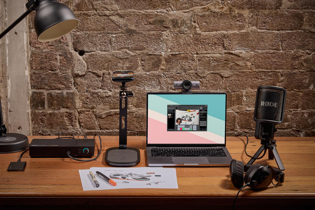 rode-rodecaster-core-illustrator-live-streaming-8192x5464-rgb_hrup-kc.webp