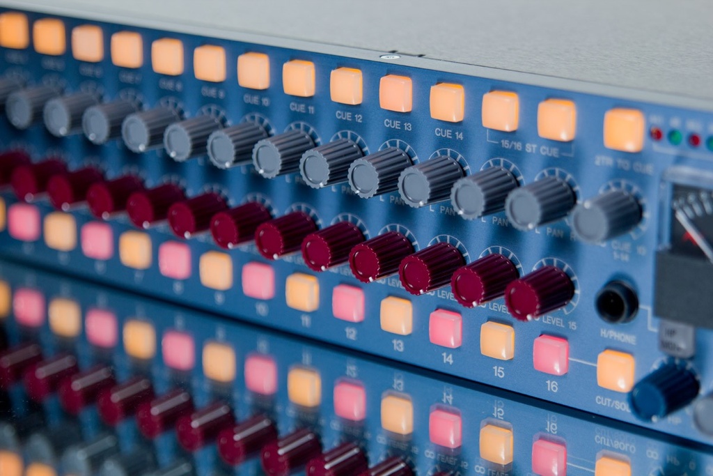 8816 Summing Mixer