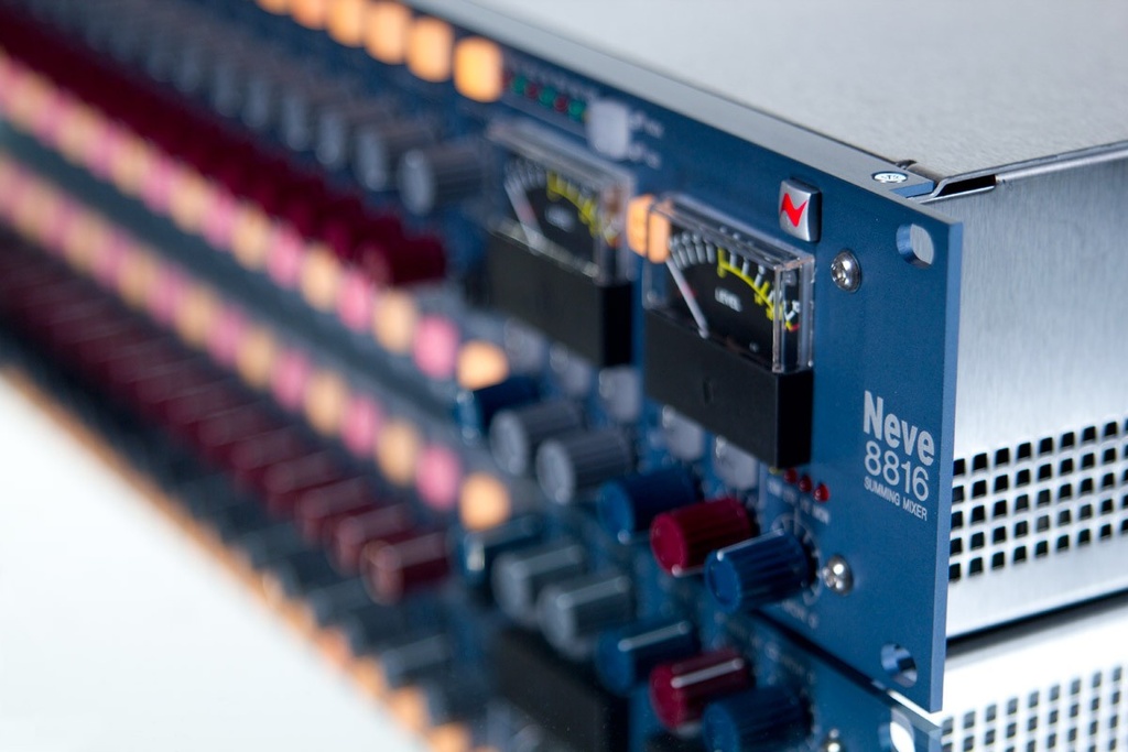 8816 Summing Mixer