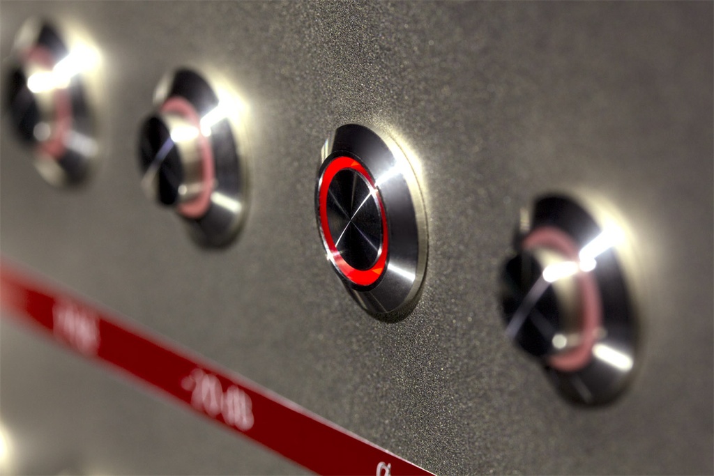 V 402
