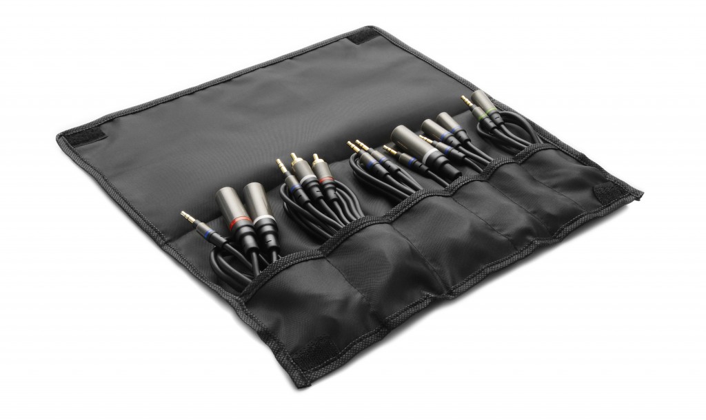 IK Multimedia iLine Mobile Music Cable Kit